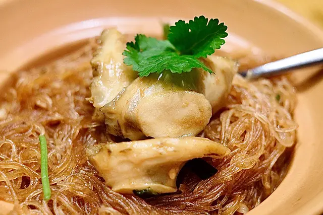 砂鍋粉絲焗鮮鮑魚