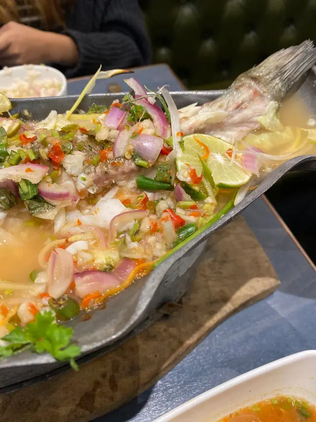 酸辣檸檬汁蒸鱸魚