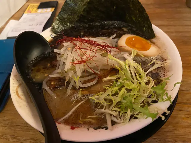 特上黑蒜油拉麵