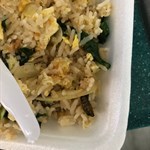 叫咗個foodpanda外賣，一打開個外賣盒好香，諗住食嗰陣時，好彩見到隻中型曱甴，如果唔係食咗落肚，真係要入廁所嘔。成個飯冇食掉咗，諗住打個電話去反映投訴，電話都冇，真係希望舖頭好好注意一下衛生。