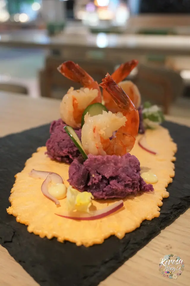 紫蕃薯鮮蝦沙律配脆蝦片