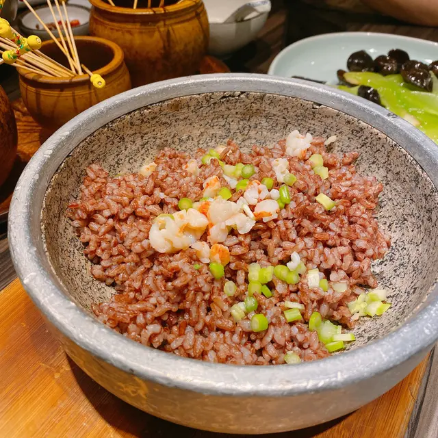 蝦膏泡瀘沽湖紅米飯