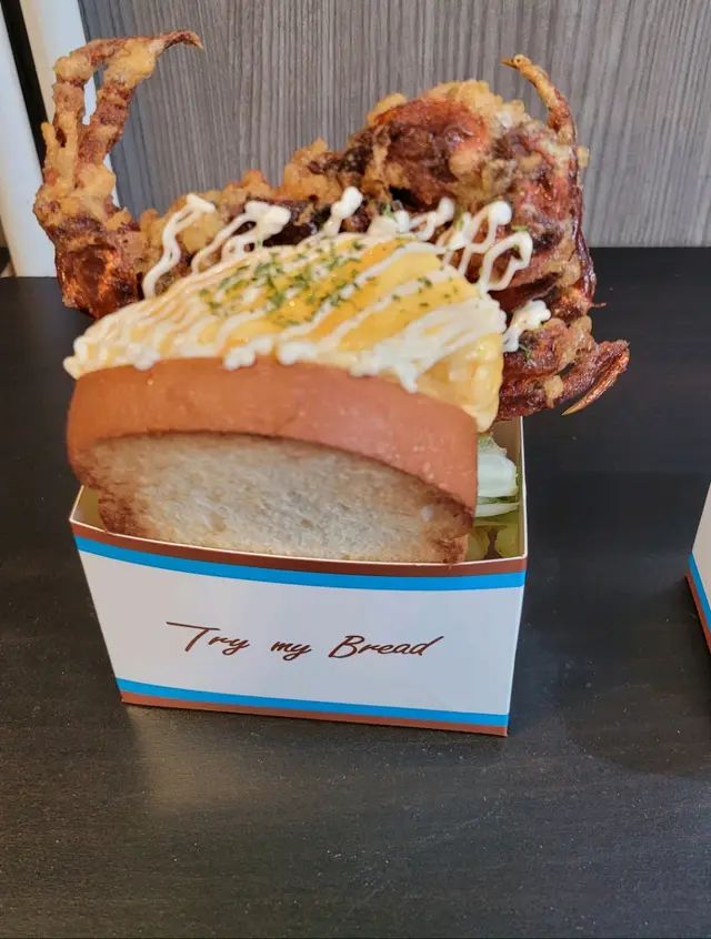 軟殼蟹滑蛋吐司