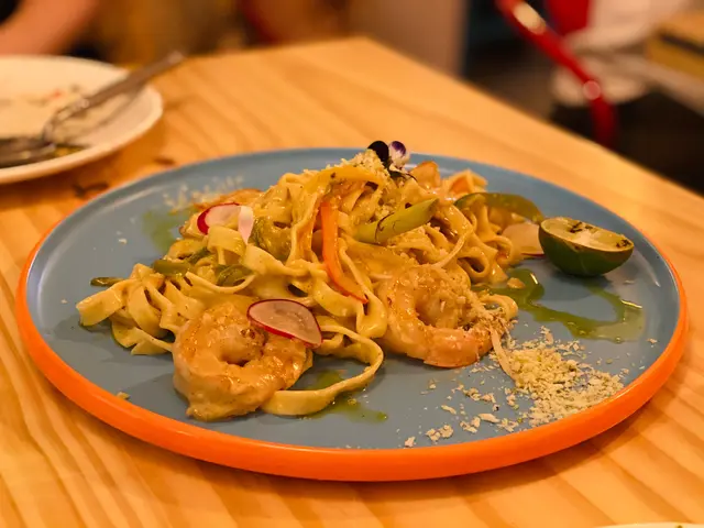 冬蔭公海蝦闊條麵