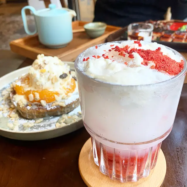 櫻花忌廉草莓泡泡啤