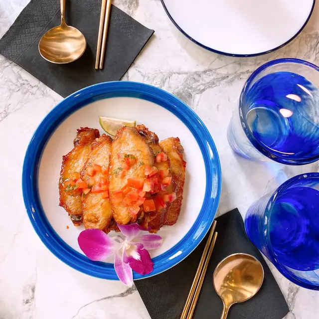 香辣芫茜蕃茄雞翼(六隻) 