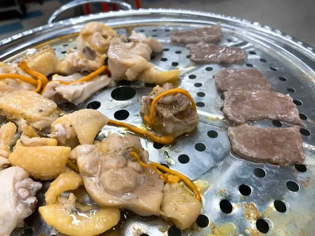 蟲草滑雞、美國牛小排