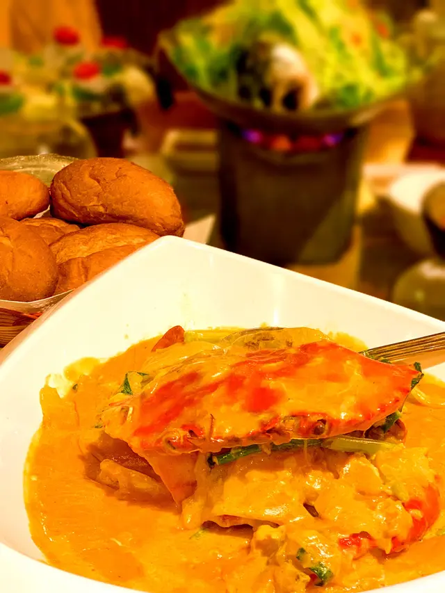 招牌咖哩炒蟹、法式麵包