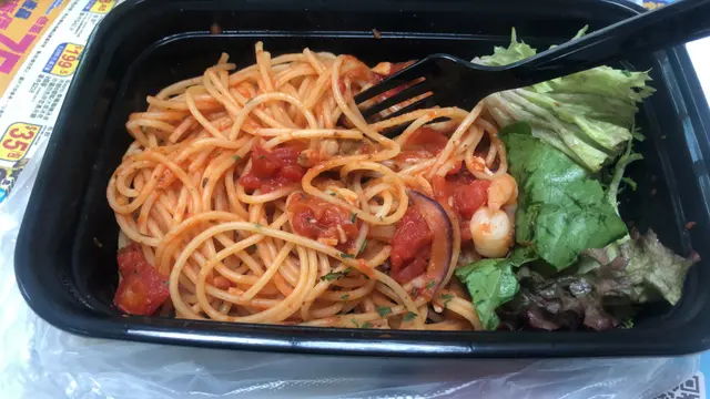 鮮蝦蜆肉蕃茄意粉