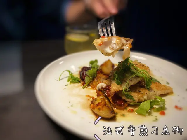 法式香煎刁魚柳配鮮檸檬白酒汁