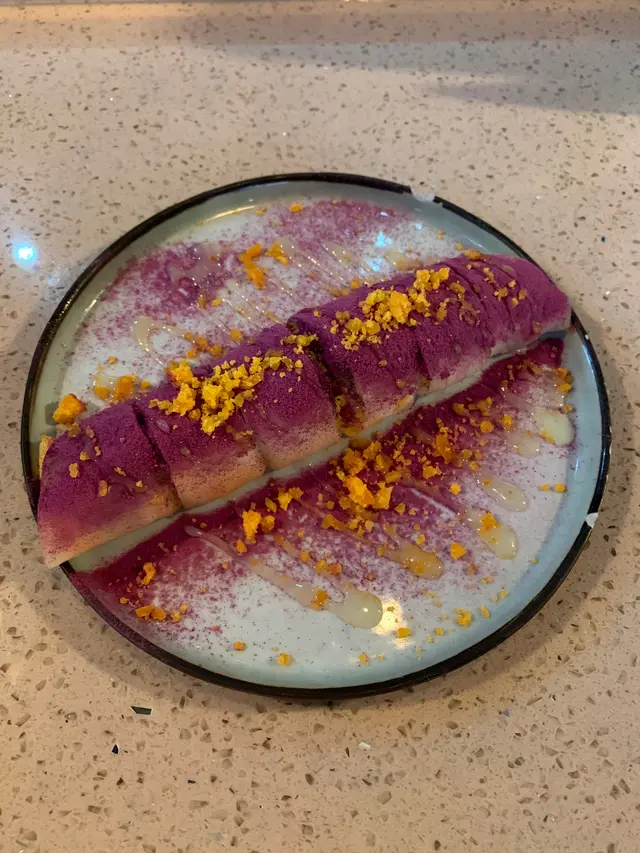 髒髒芋泥鹹蛋黃蛋餅