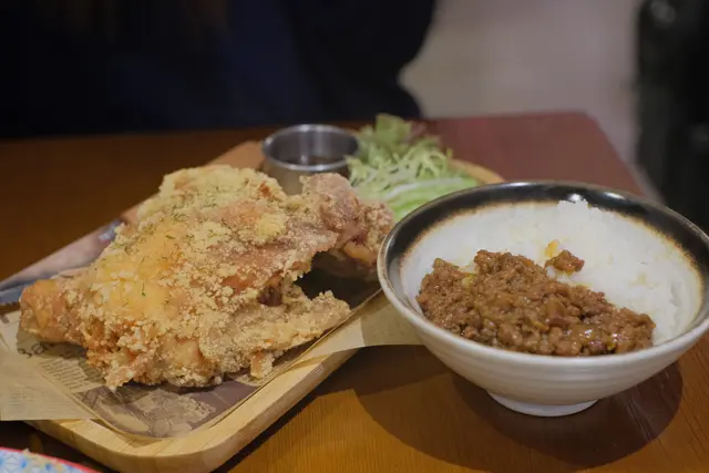 鹽酥雞滷肉飯