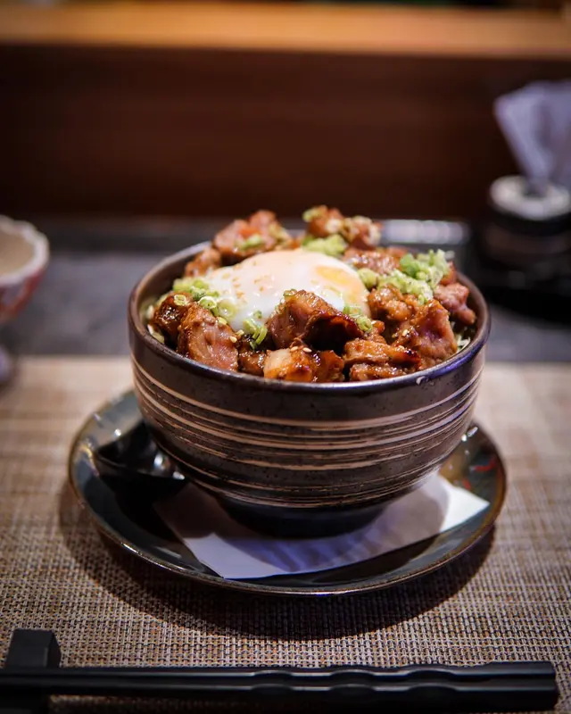 汁燒霜降和牛温泉蛋丼