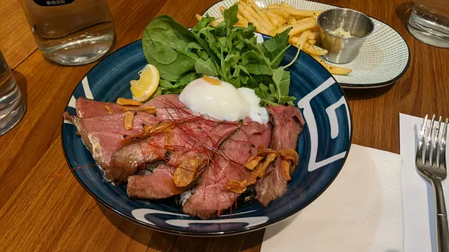 賣相ok,除左主角（和牛）極唔掂外，玉子同飯係好食既...