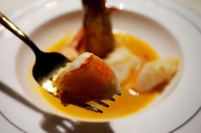 雞油花雕蒸六頭大虎蝦