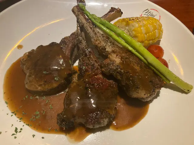 香烤澳洲羊架配薄荷燒汁