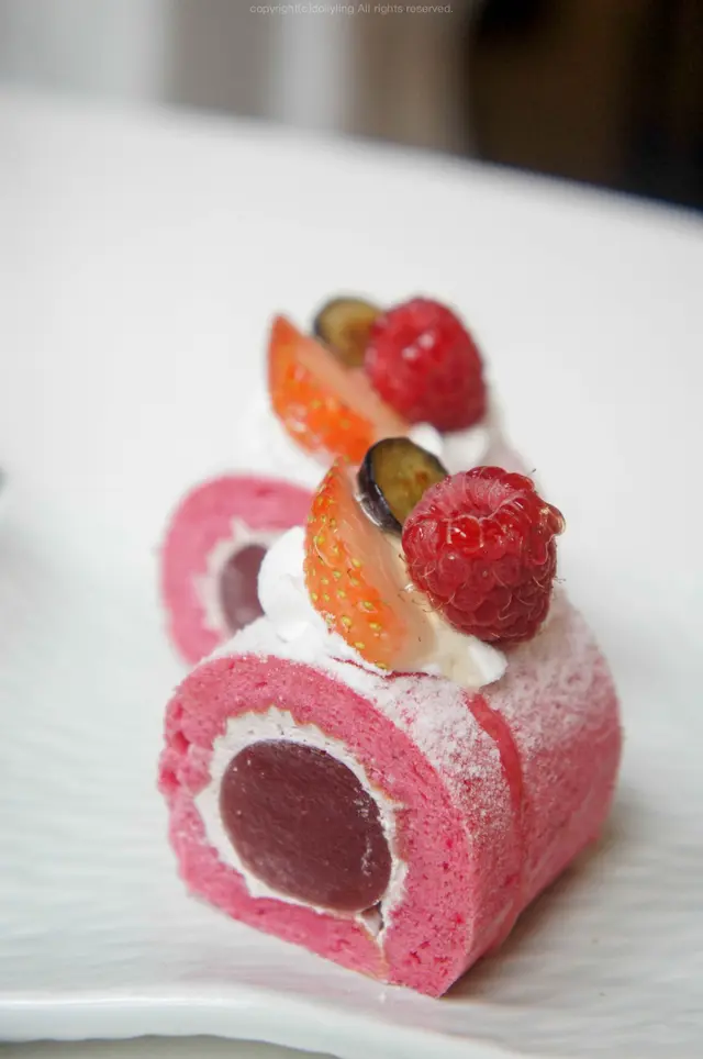 士多啤梨蛋糕卷