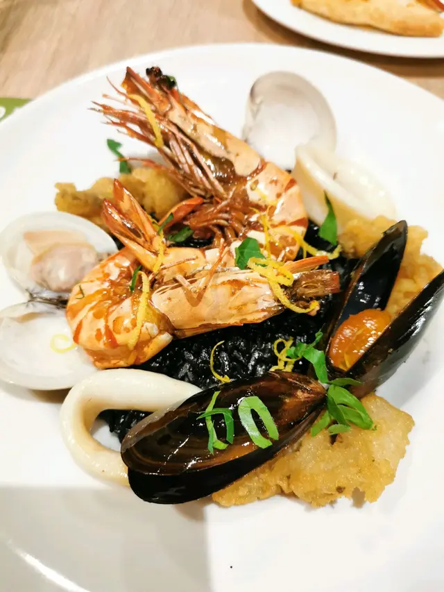 海鮮足料味美～
略嫌飯粒生硬了一點