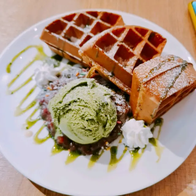 紅豆綠茶雪糕伴窩夫