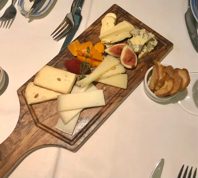 Selection  of  6  cheeses