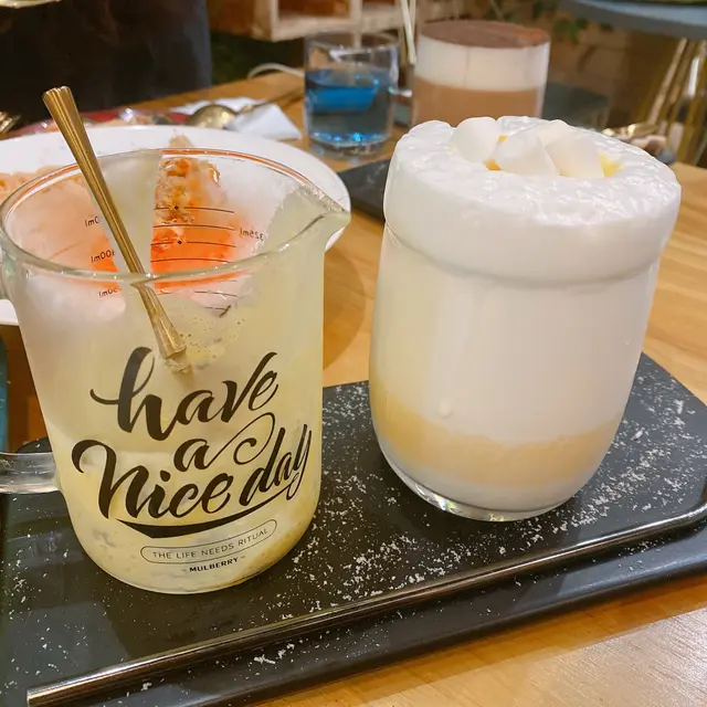 COME芒.占士 (後)