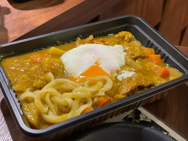 溫泉蛋黑豚肉海軍咖哩烏冬