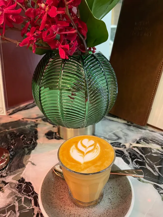 Piccolo latte (Lollinut blend)