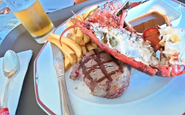 唔新鮮龍蝦(半隻)