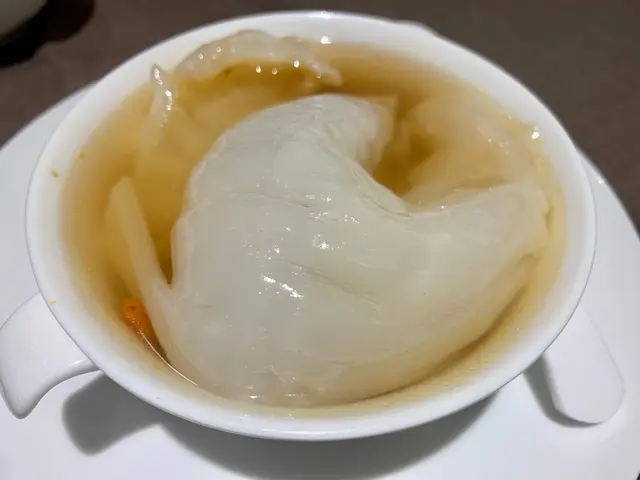 淮杞螺頭燉花膠片湯