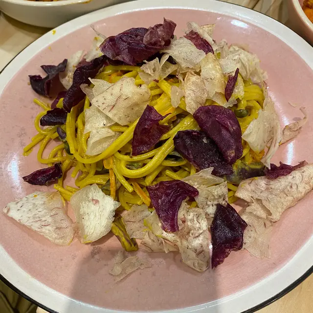 紫薯芋頭片伴葡式意粉