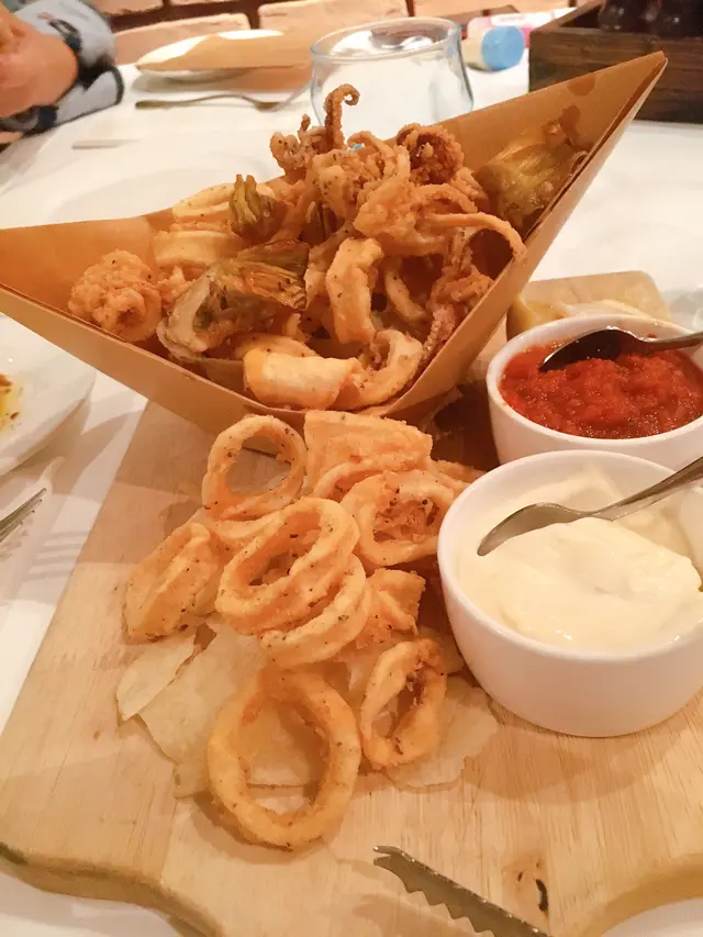 炸魷魚阿枝竹及薯片