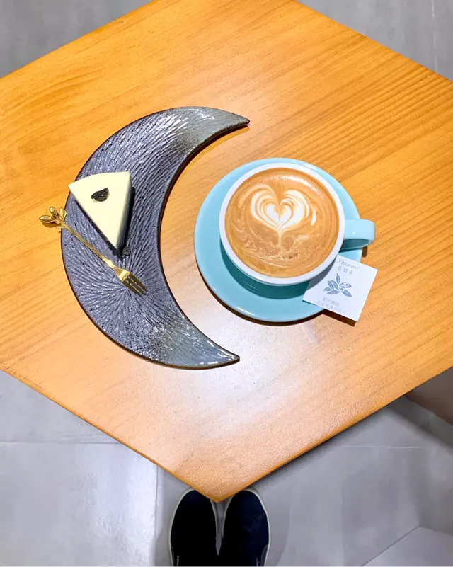 Flat  White  &  無常