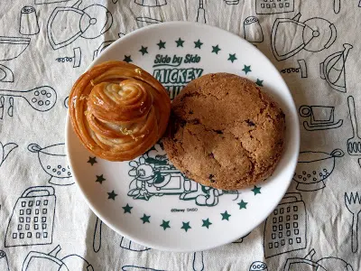 藍莓牛角鬆餅、海鹽朱古力曲奇