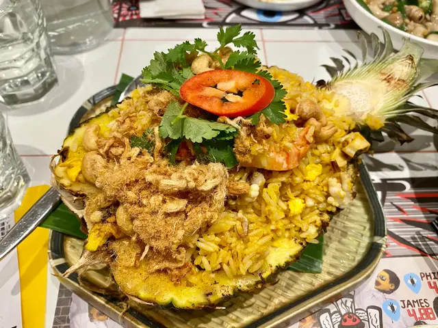 泰式金菠蘿海鮮炒飯