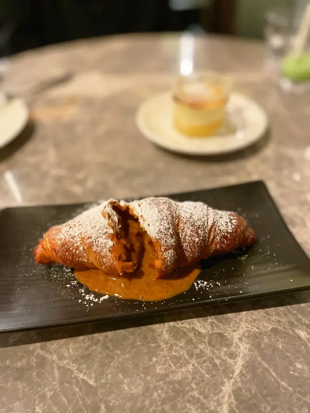 泰式奶茶流心牛角包