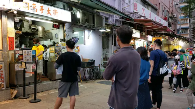 店子外有空地讓食客等候！