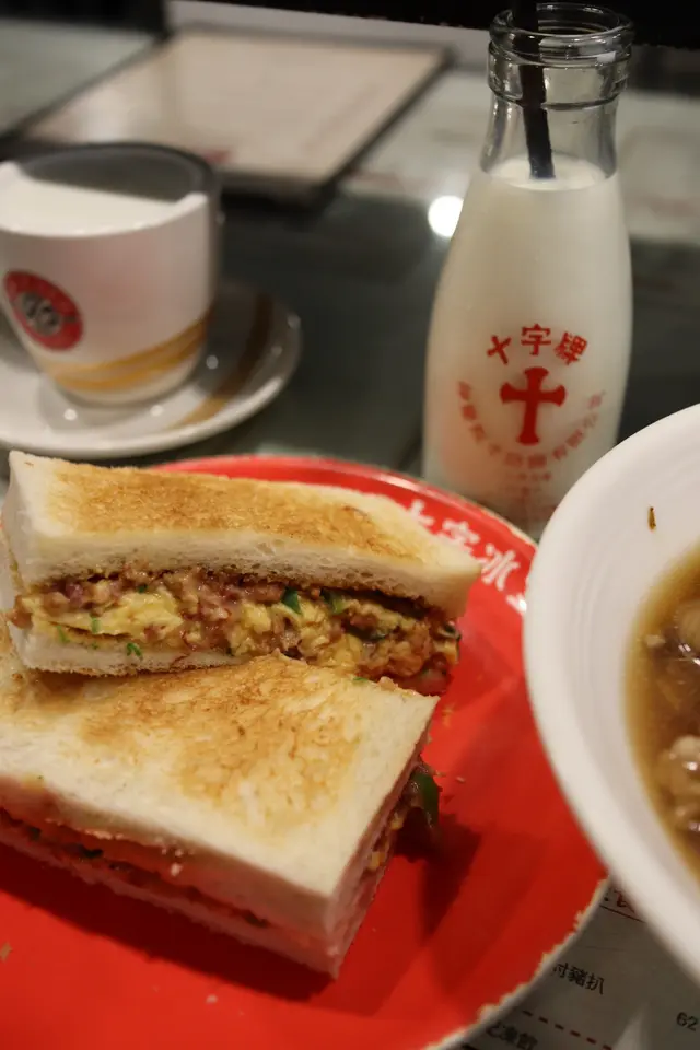 懷舊蔥花蛋牛治餐