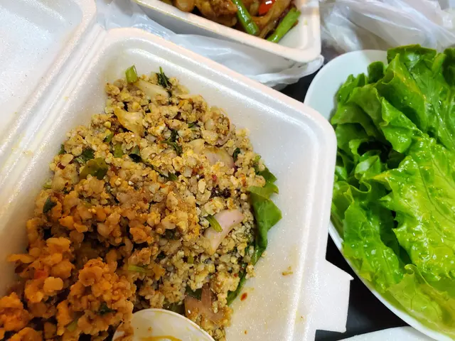 辣肉碎生菜包