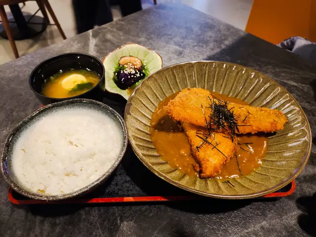 日式咖喱吉列蝶魚柳定食