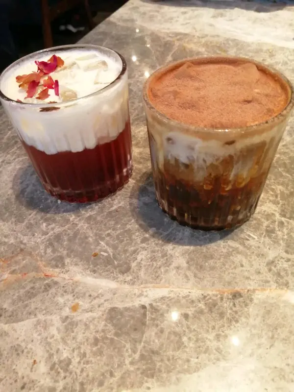 44元一杯（指定要幫襯飲品）係好飲嘅，酒店飲杯嘢都要啦！