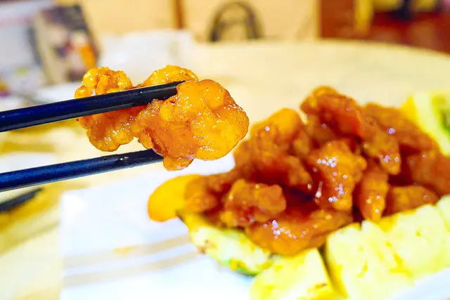 新鮮菠蘿咕嚕肉