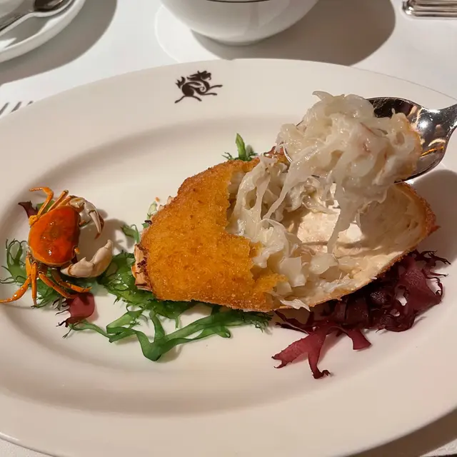 滿滿的蟹肉，但食到有透明蟹殼