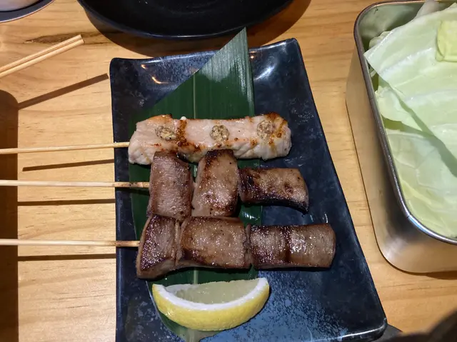 豚肉(上) 牛舌(下)