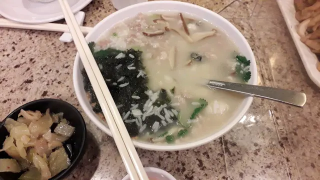 紫菜蠔仔肉碎粥