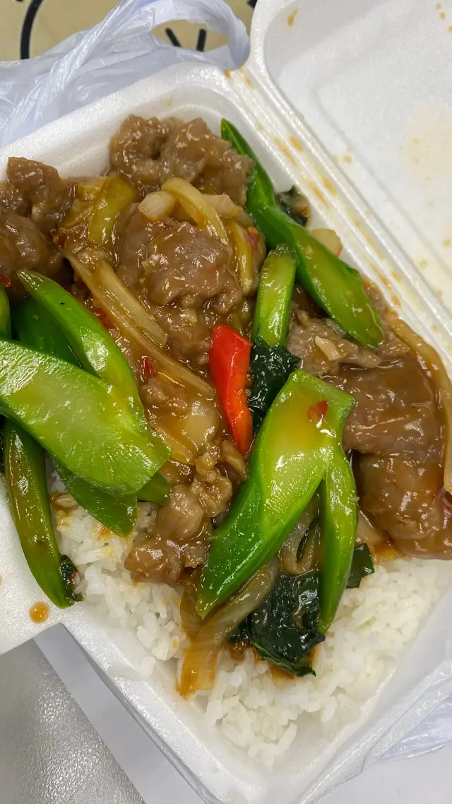 蝦醬芥蘭牛肉飯