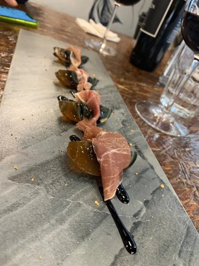 原來皮蛋配醋嘅味道咁特別！