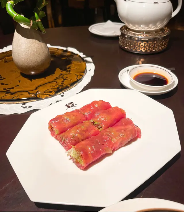 梅菜皇匈牙利鬈毛豬叉燒紅米腸粉