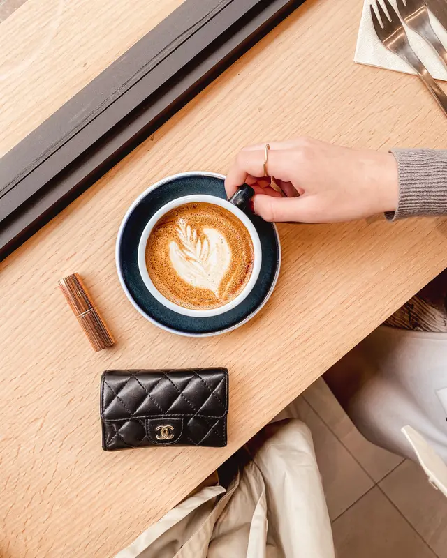 Flat white  