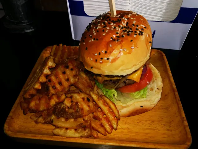 至尊漢堡配薯格