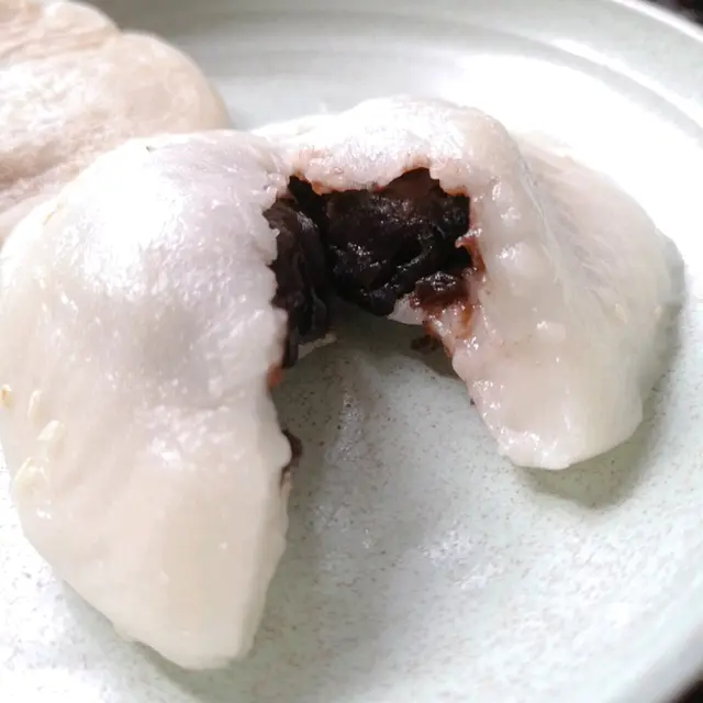 足料，餅皮無糖，可中和豆沙蓉的甜度